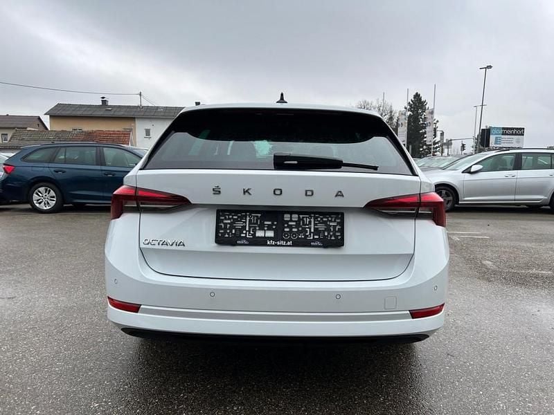 Gebraucht Skoda Octavia 116 PS (85 kW) 2022 Weiß Kombi