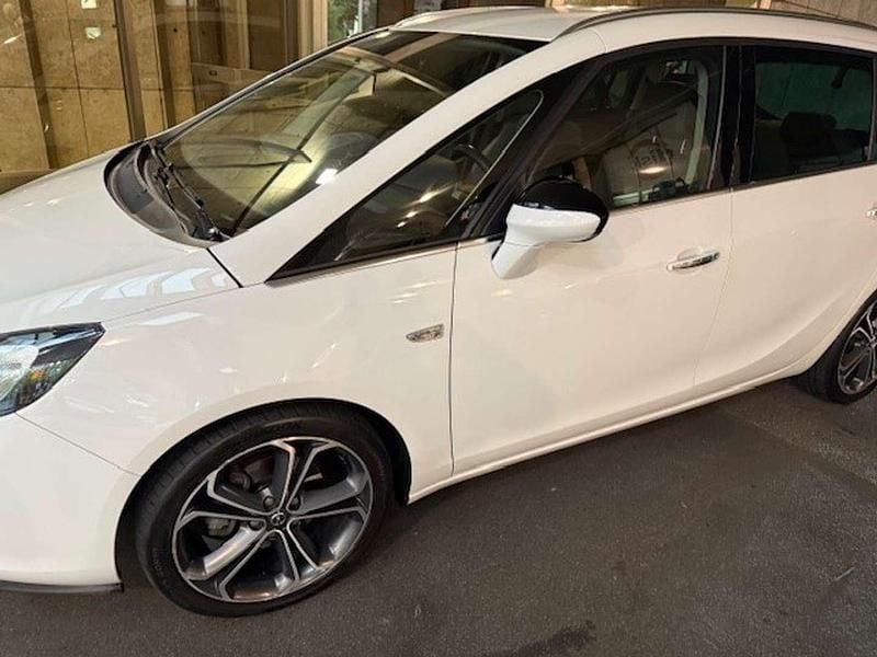 Gebraucht Opel Zafira Tourer Edition 140 PS (102 kW) 2013 Van / Kleinbus