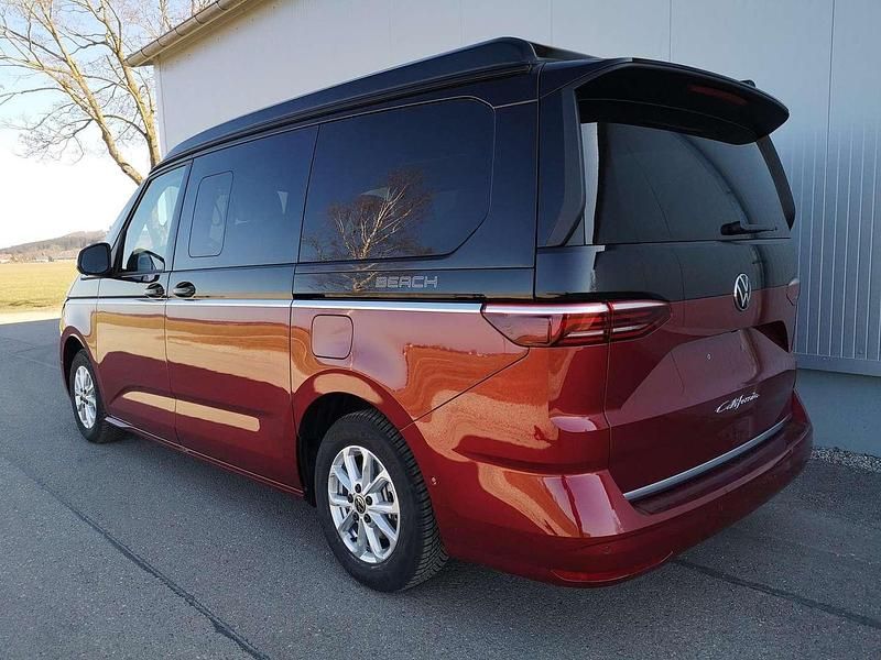 Neu VW California Beach 150 PS (110 kW) 2025 Rot Van