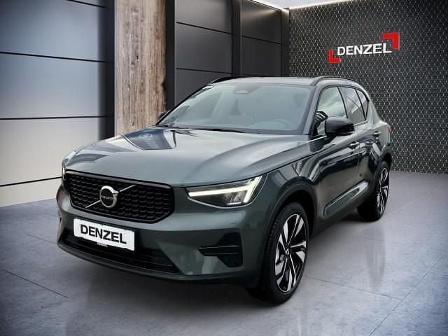 Neu Volvo XC40 Plus 163 PS (119 kW) 2025 Forest lake SUV