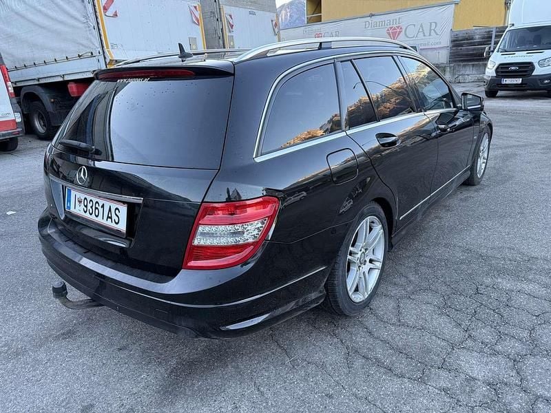 Gebraucht Mercedes C250 Elegance 204 PS (150 kW) 2011 Schwarz Kombi