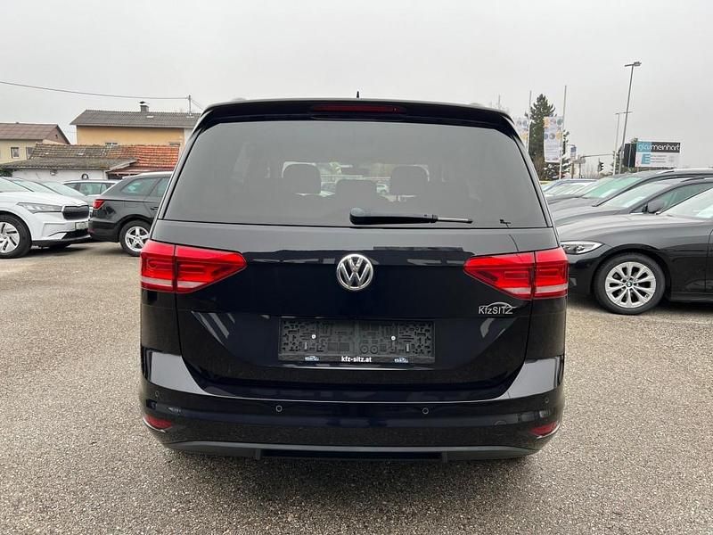 Gebraucht VW Touran Comfortline 150 PS (110 kW) 2019 Schwarz Van / Kleinbus