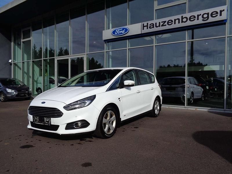 Weiß Gebraucht 2016 Ford S-MAX Titanium Van / Kleinbus | € 12.990 (Fairer Preis) - Bild 1/4