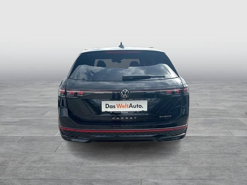 Neu VW Passat Sport 204 PS (150 kW) 2025 Schwarz  metallic Kombi