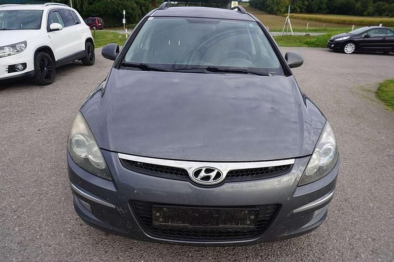 Gebraucht Hyundai i30 90 PS (66 kW) 2009 Grau Kombi