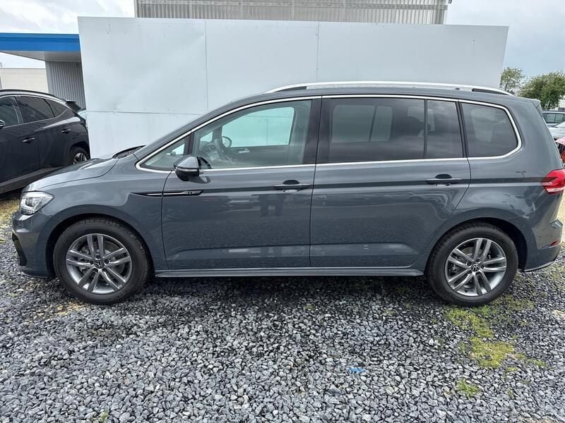 Neu VW Touran R-line 150 PS (110 kW) 2025 Grau Van / Kleinbus