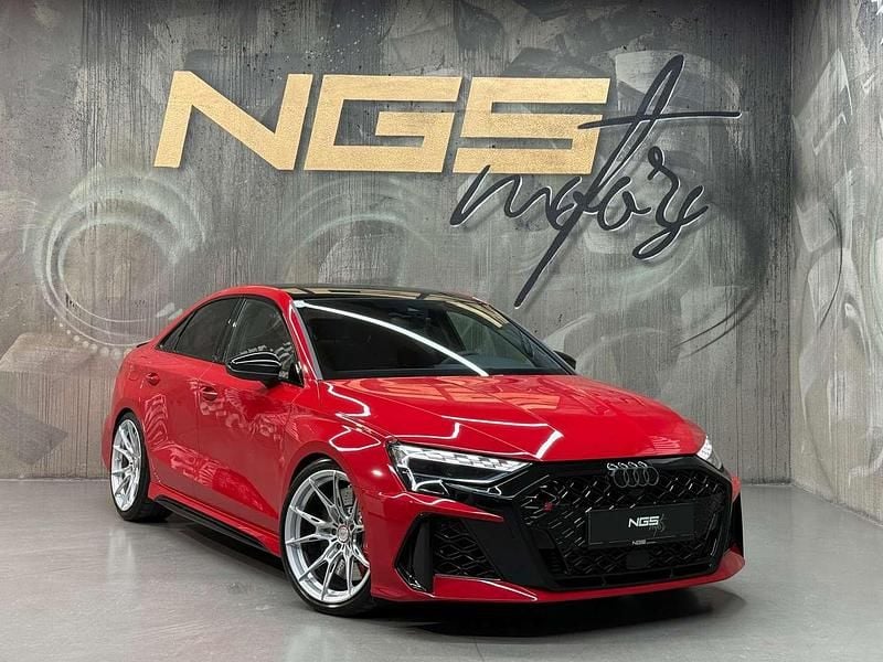 Rot Gebraucht 2025 Audi RS3 Advanced Limousine | € 82.990 - Bild 1/4