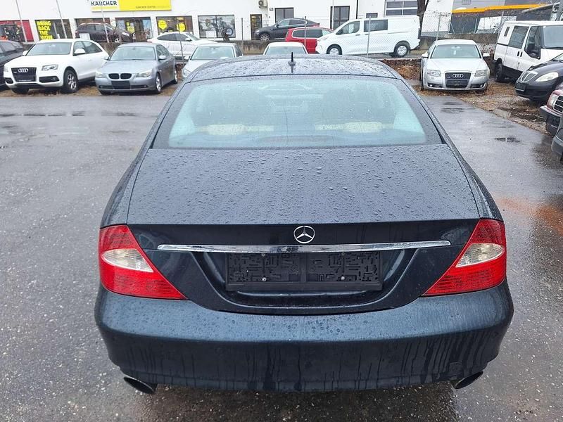Gebraucht Mercedes CLS320 224 PS (164 kW) 2007 Blau Limousine
