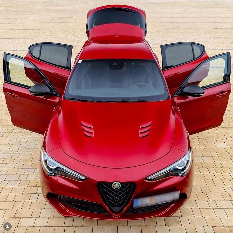 Rot Gebraucht 2021 Alfa Romeo Stelvio Quadrifoglio SUV | € 64.000 - Bild 1/4