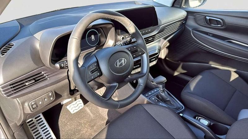 Neu Hyundai Bayon Trend 101 PS (74 kW) 2025 Grau SUV