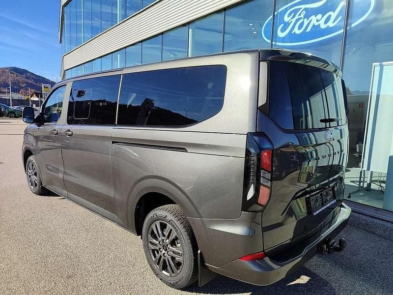 Neu Ford Tourneo Custom Titanium 136 PS (100 kW) 2025 Van