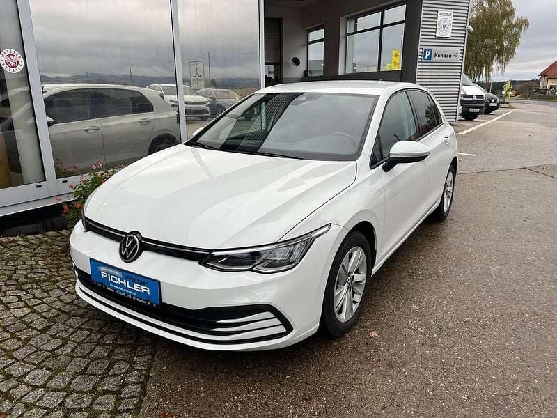 Gebraucht VW Golf VIII Life 150 PS (110 kW) 2020 Weiß Limousine