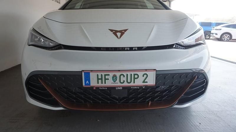 Gebraucht Cupra Born VZ 239 kW (326 PS) 2024 Weiss  metallic Kleinwagen