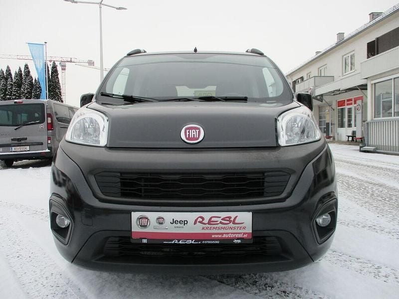 Gebraucht Fiat Qubo Lounge 78 PS (57 kW) 2019 Schwarz Van / Kleinbus