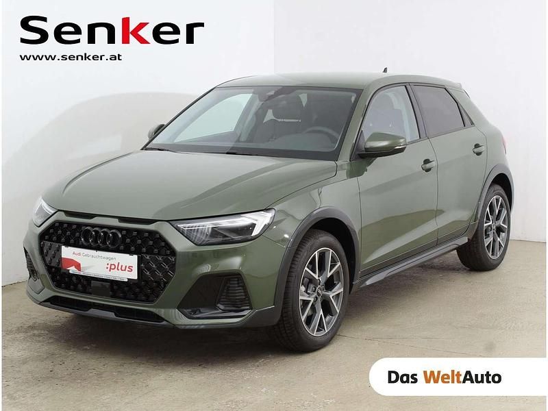 Neu Audi A1 Design 116 PS (85 kW) 2025 Mittelgrün metallic Kleinwagen