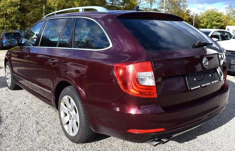Gebraucht Skoda Superb Elegance 170 PS (125 kW) 2013 Rot Kombi