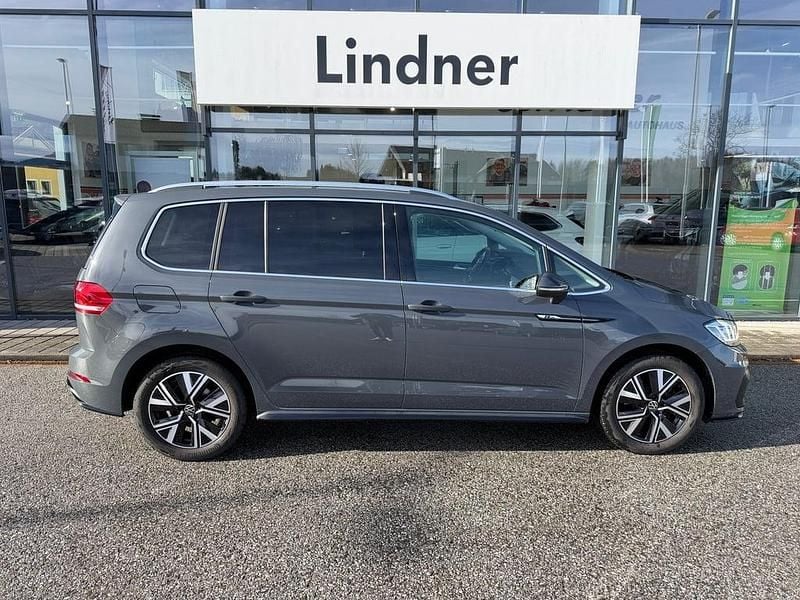 Gebraucht VW Touran Highline 150 PS (110 kW) 2022 Mittelgrau  metallic Van / Kleinbus