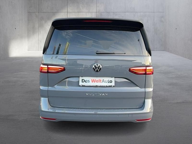 Gebraucht VW Multivan 150 PS (110 kW) 2024 Mittelgrau  normal Van