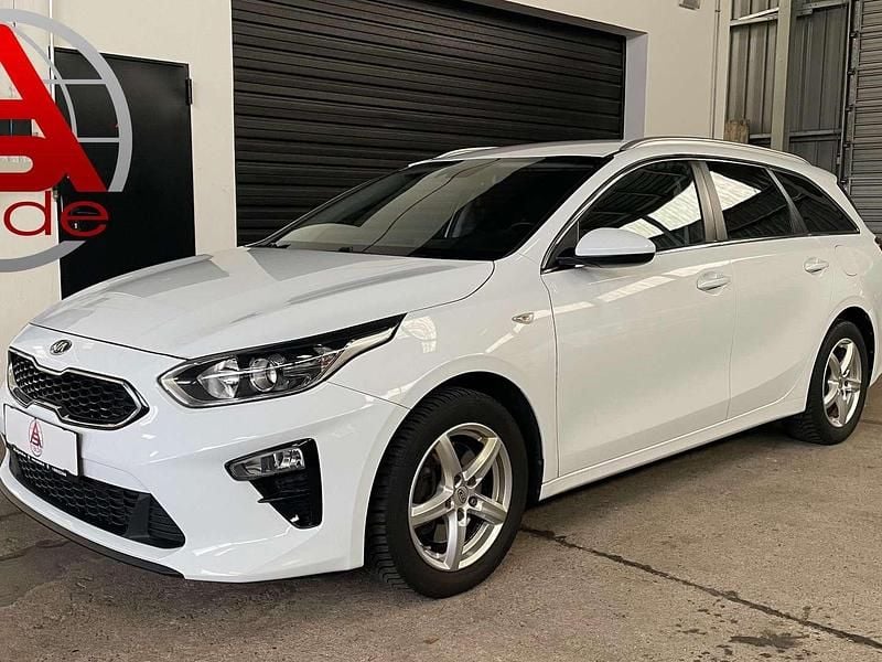 Weiß Gebraucht 2021 Kia Ceed Sportswagon Kombi | € 16.800 (Fairer Preis) - Bild 1/4