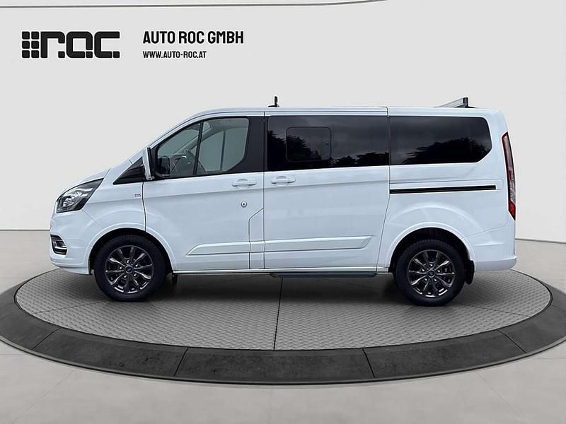 Gebraucht Ford Tourneo Custom Titanium 131 PS (96 kW) 2021 Weiß Van