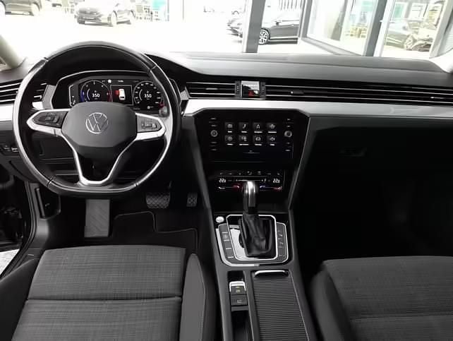 Gebraucht VW Passat Business 150 PS (110 kW) 2022 Deepblackperleffect Kombi