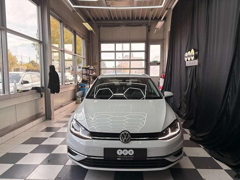 Gebraucht VW Golf VII Comfortline 150 PS (110 kW) 2020 Weiß Kleinwagen