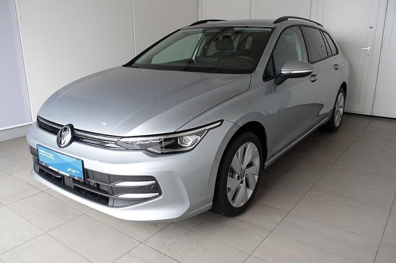 Neu VW Golf VIII Business 115 PS (84 kW) 2026 Silber  metallic Kombi