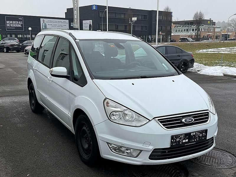 Gebraucht Ford Galaxy Trend 140 PS (102 kW) 2013 Weiß Van / Kleinbus