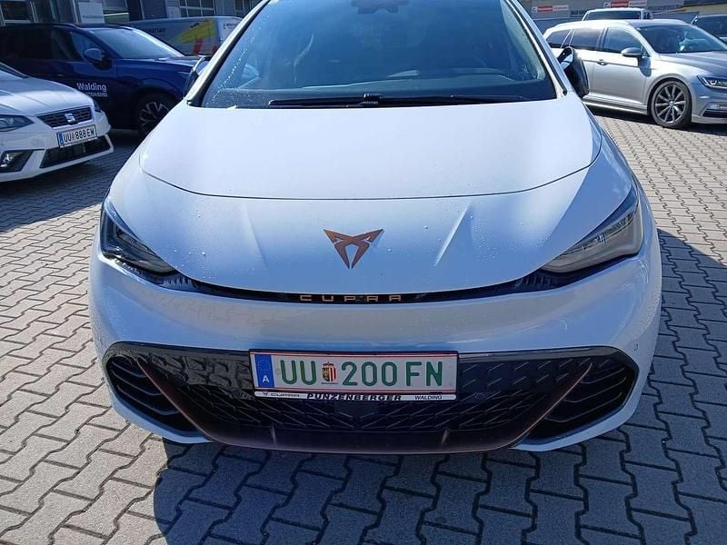 Neu Cupra Born e-Boost 169 kW (231 PS) 2025 Weiß Kleinwagen