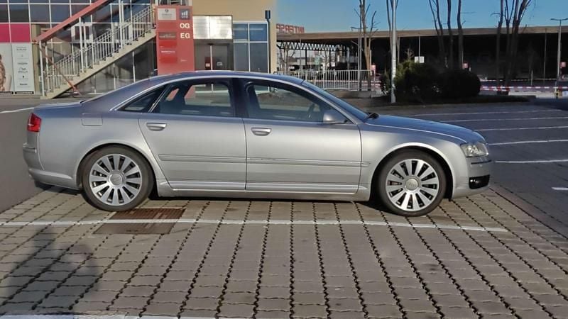 Silber Gebraucht 2003 Audi A8 Limousine | € 7.500 - Bild 1/4