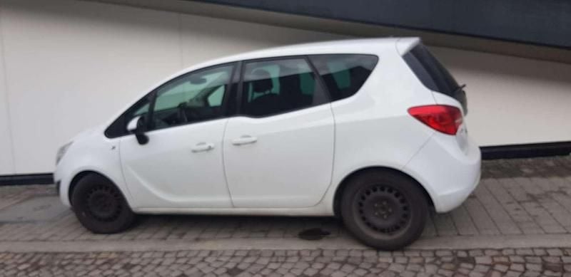 Gebraucht Opel Meriva Edition 120 PS (88 kW) 2011 Weiß Van / Kleinbus