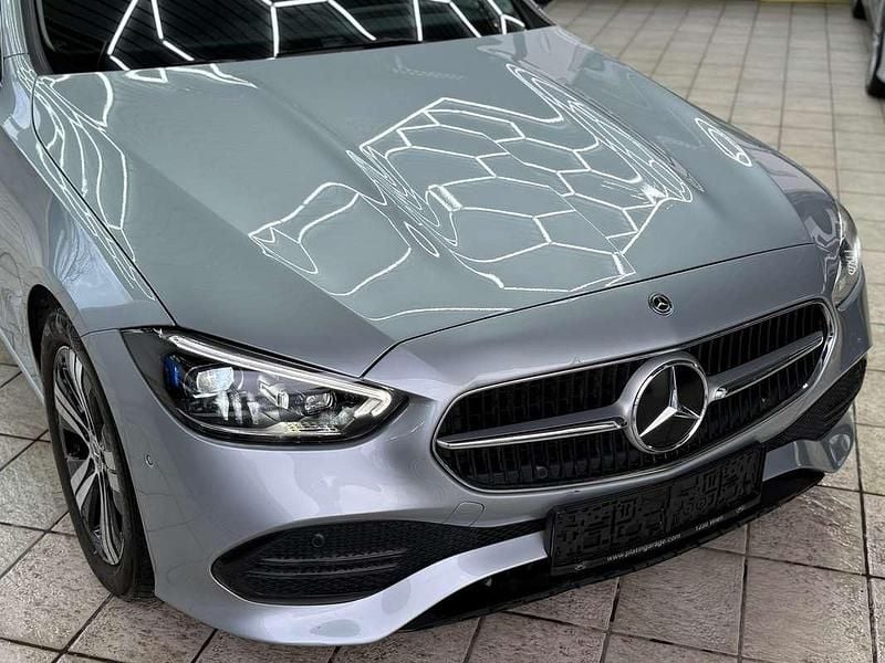 Gebraucht Mercedes C200 163 PS (119 kW) 2024 Grau Limousine