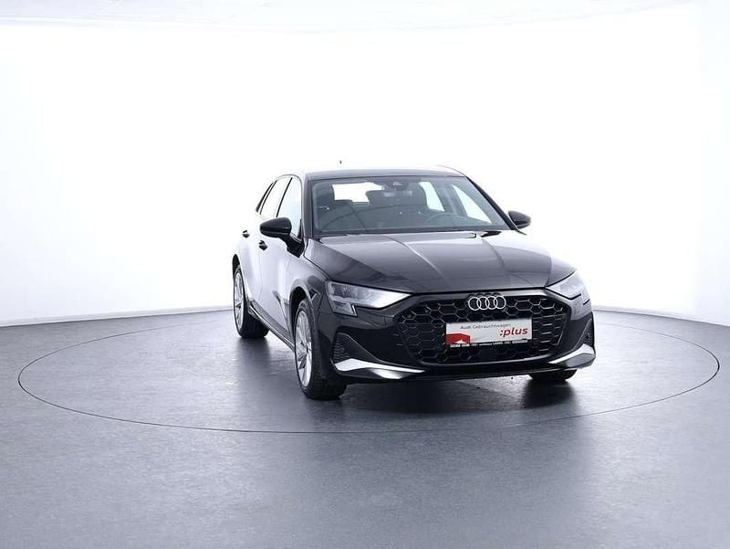 Gebraucht Audi A3 116 PS (85 kW) 2025 Schwarz  metallic Limousine