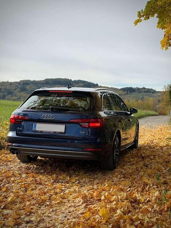 Gebraucht Audi A4 Sport 190 PS (139 kW) 2016 Blau Kombi