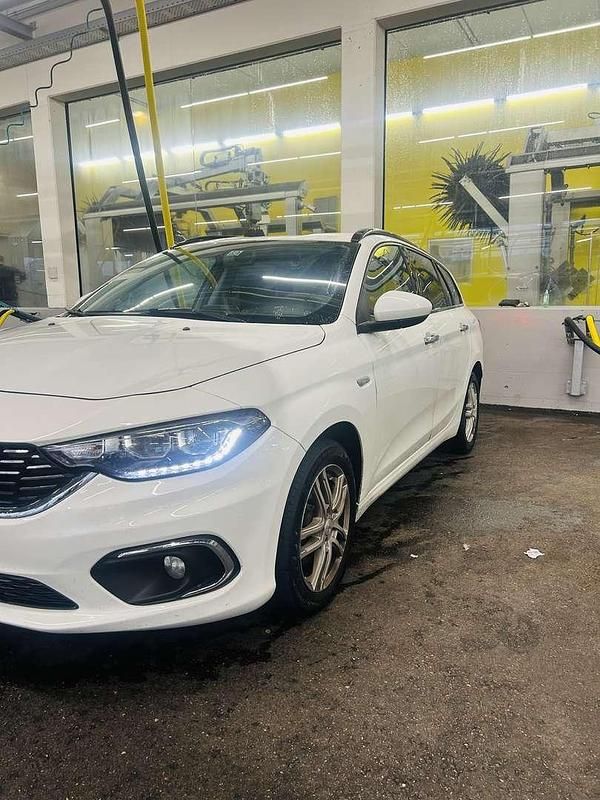 Gebraucht Fiat Tipo Lounge 95 PS (69 kW) 2018 Weiß Kombi
