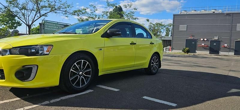 Gebraucht Mitsubishi Lancer Plus 117 PS (86 kW) 2018 Gelb Limousine