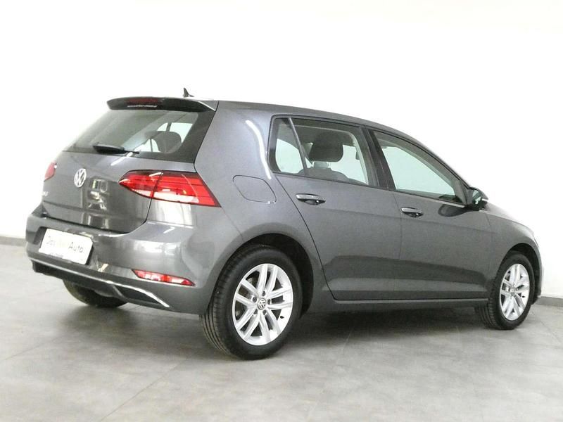 Gebraucht VW Golf VII Comfortline 110 PS (80 kW) 2018 Grau Kleinwagen