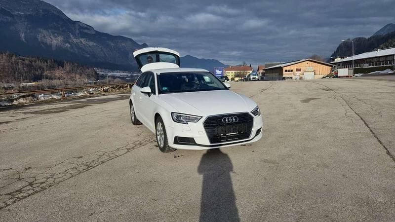 Gebraucht Audi A3 110 PS (80 kW) 2016 Weiß Limousine