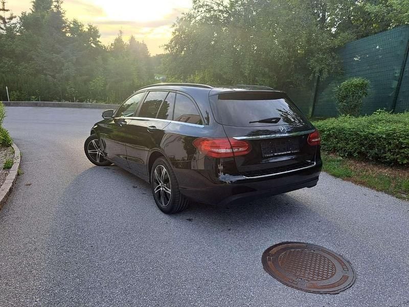 Gebraucht Mercedes C200 136 PS (100 kW) 2018 Schwarz Kombi