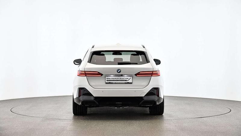 Gebraucht BMW 530e Shadowline 190 PS (139 kW) 2024 Weiß Kombi
