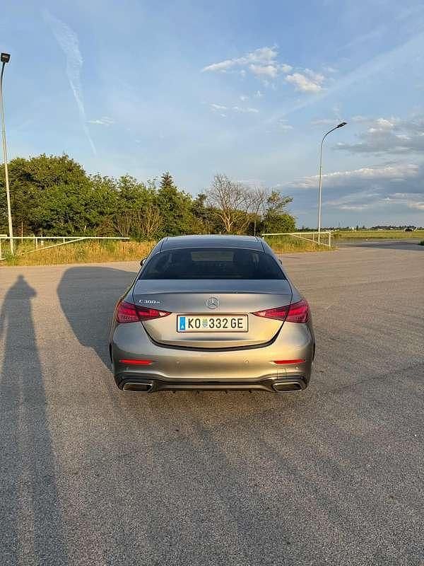 Gebraucht Mercedes C300 204 PS (150 kW) 2023 Grau Limousine
