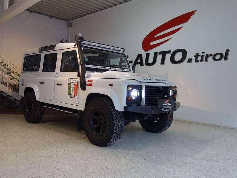Weiß Gebraucht 2011 Land Rover Defender SE Kombi | € 49.800 (Fairer Preis) - Bild 1/4