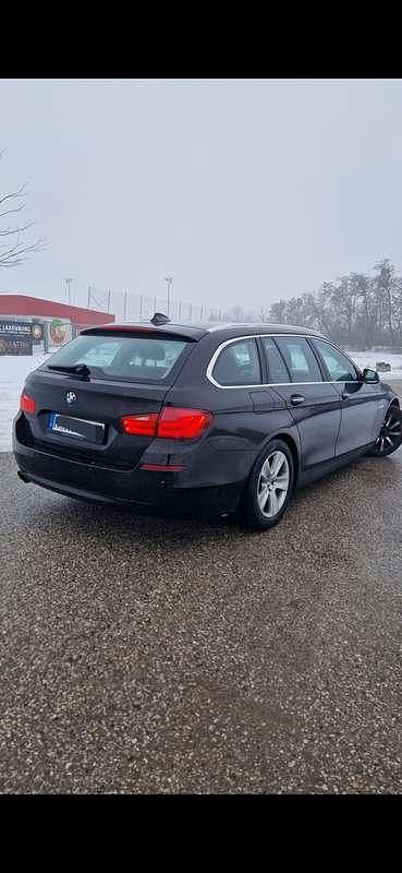 Gebraucht BMW 520 184 PS (135 kW) 2010 Schwarz Kombi