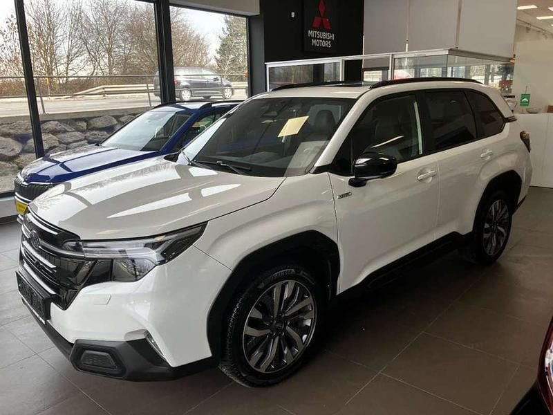 Gebraucht Subaru Forester Premium 136 PS (100 kW) 2025 Weiß SUV