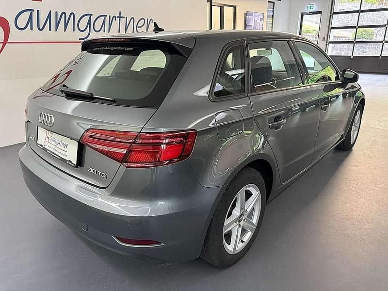 Gebraucht Audi A3 Design 116 PS (85 kW) 2020 Grau Limousine