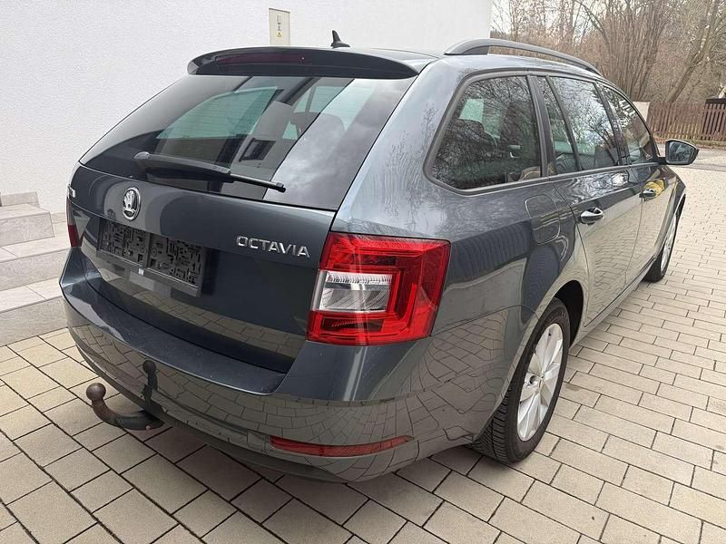 Gebraucht Skoda Octavia Style 116 PS (85 kW) 2018 Grau Kombi