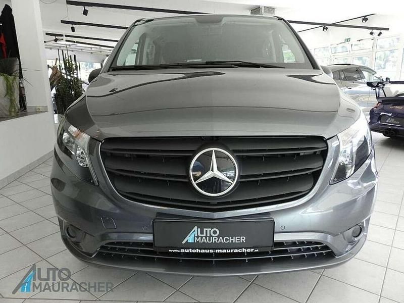Gebraucht Mercedes Vito 190 PS (139 kW) 2023 Grau Van