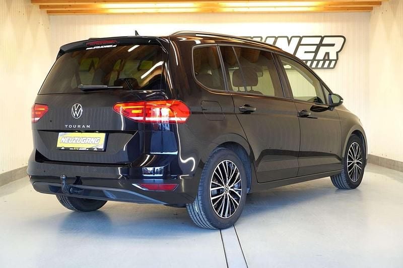 Gebraucht VW Touran R 150 PS (110 kW) 2024 Schwarz Van / Kleinbus