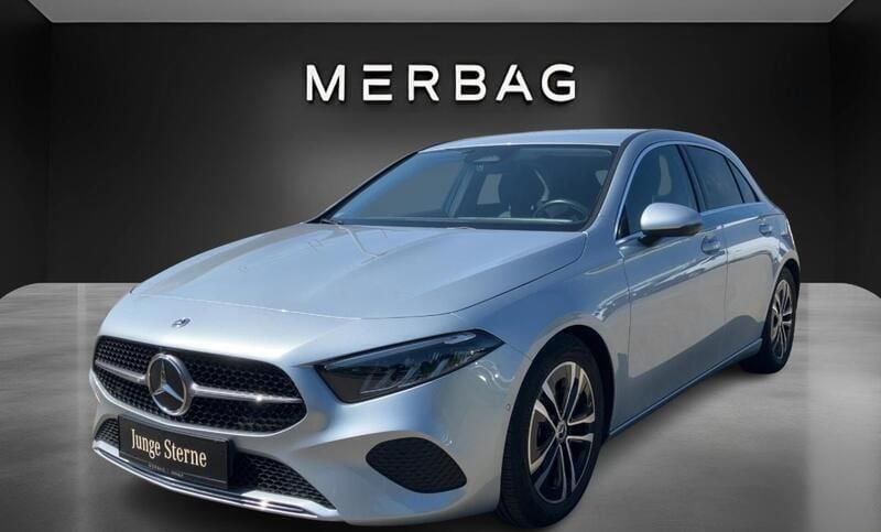 Hightechsilber metal Gebraucht 2024 Mercedes A180 Progressive Limousine | € 31.990 (Fairer Preis) - Bild 1/4