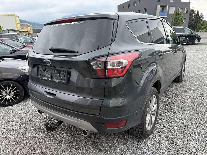 Gebraucht Ford Kuga Titanium 150 PS (110 kW) 2018 Grün SUV